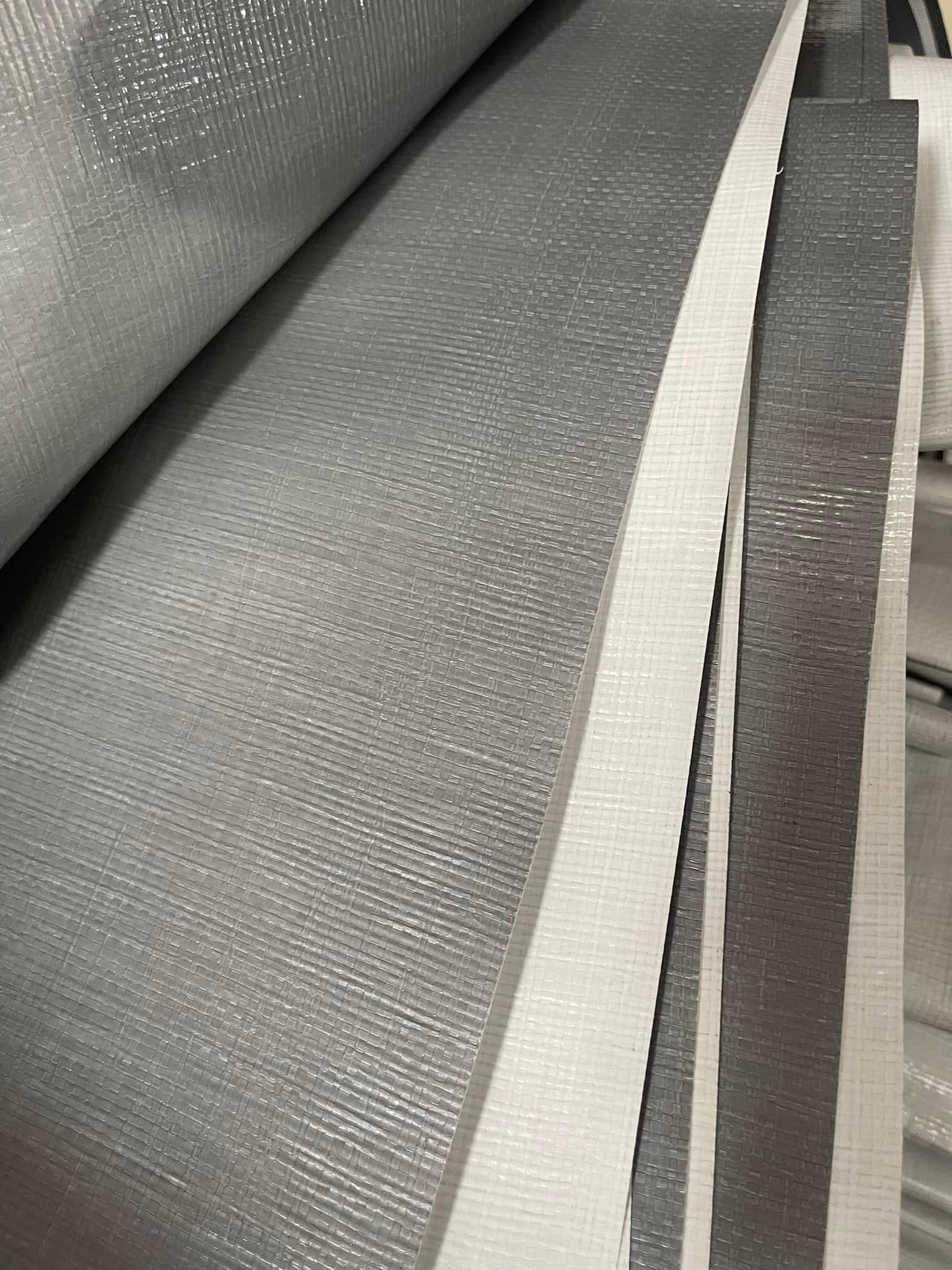 Tấm bạt trắng xám nhũ bạc che nắng mưa Tấm bạt trắng xám nhũ bạc che nắng mưa