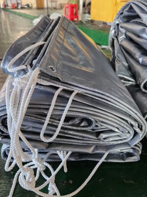 Bạt trắng xám nhũ bạc may viền đóng khuy