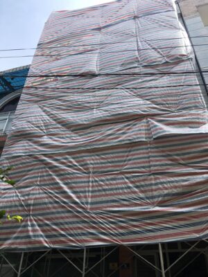 Bạt dứa kẻ sọc 3 màu che bụi công trình xây dựng