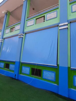 Bạt che nắng tự cuốn trường học