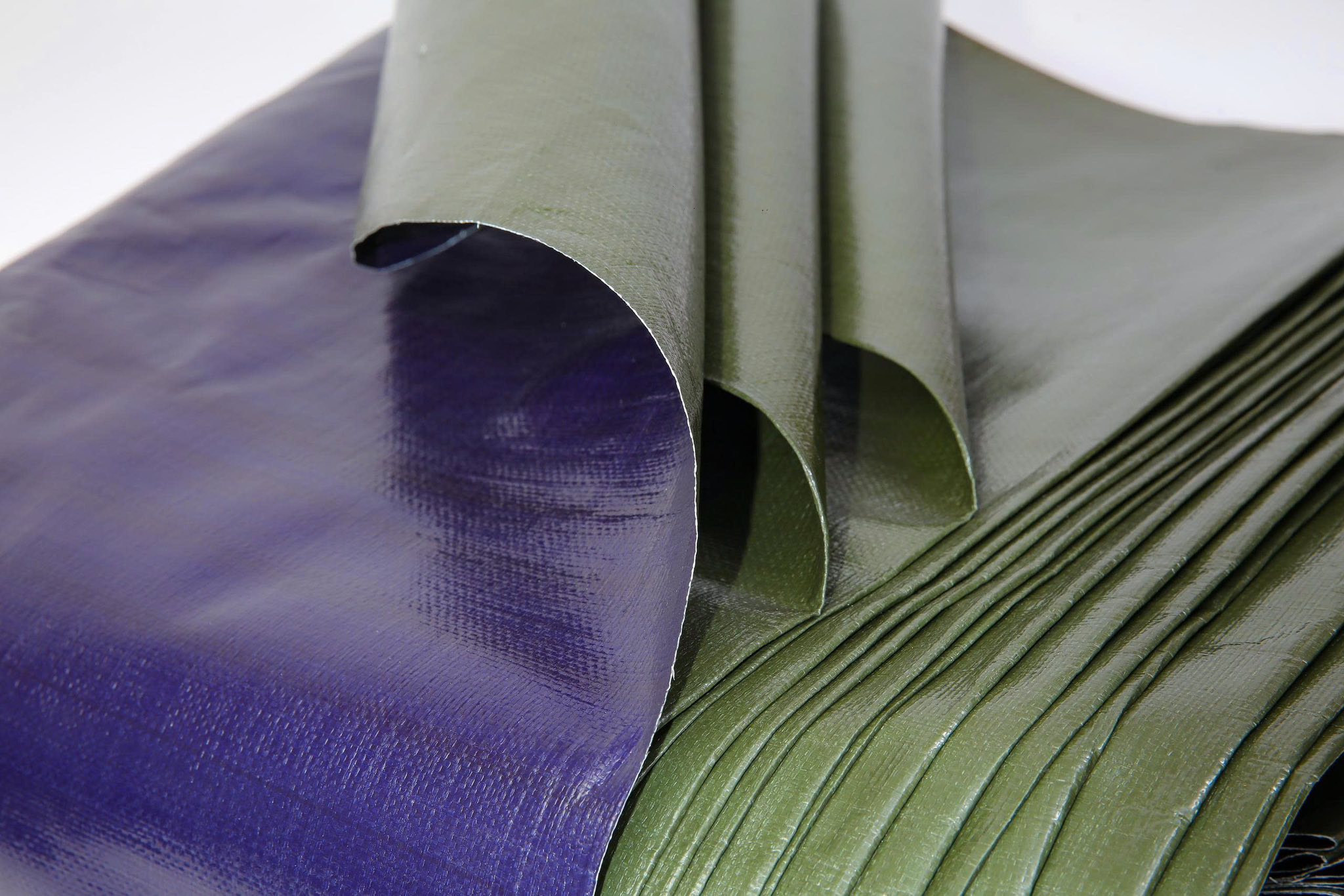 Bạt che sà lan, phủ hàng hoá tàu thuỷ Bạt che sà lan, phủ hàng hoá tàu thuỷ