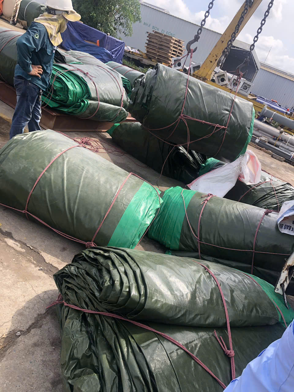 Bạt che sà lan phủ hàng hoá Bạt che sà lan phủ hàng hoá