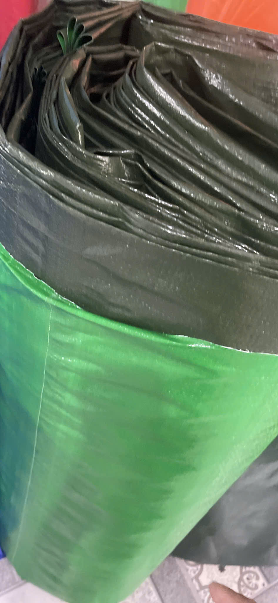 Bạt dứa PE dùng che sà lan, tàu thuyền Bạt dứa PE dùng che sà lan, tàu thuyền