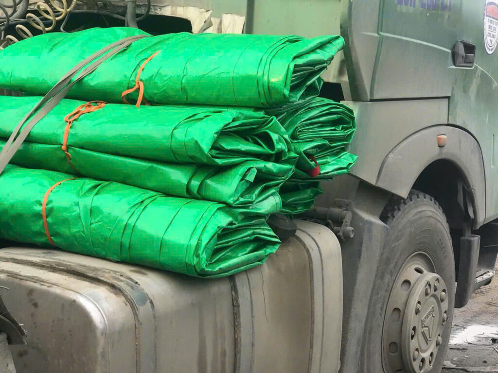 Bạt dứa PE dùng che sà lan, tàu thuyền Bạt dứa PE dùng che sà lan, tàu thuyền