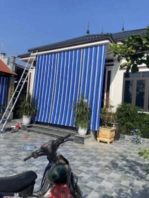 Bạt che nắng mưa tự cuốn hiên nhà