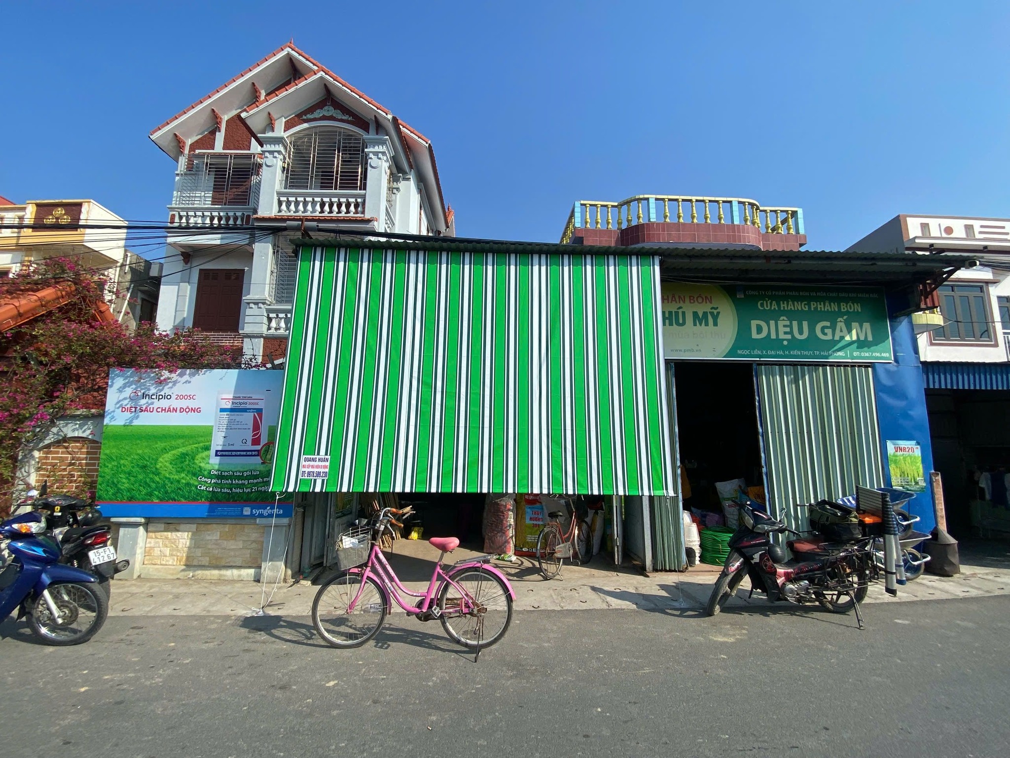 Bạt che nắng tự cuốn ngoài trời Bạt che nắng tự cuốn ngoài trời