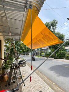 Bạt cuốn mái hiên tay quay