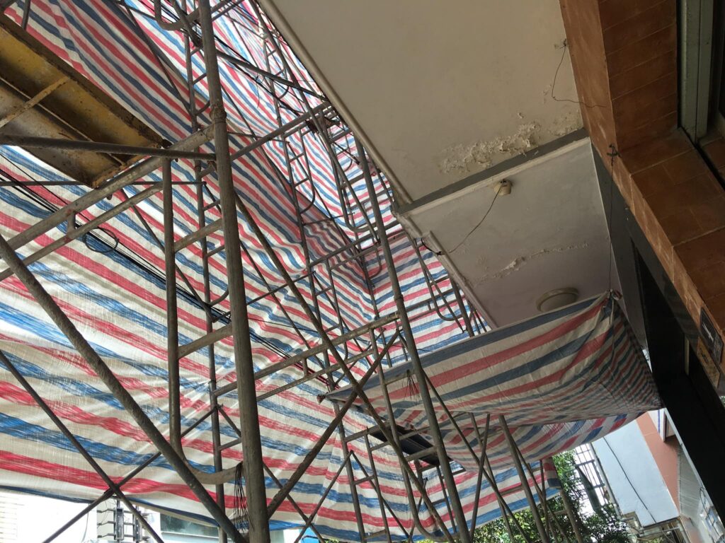 Bạt dứa kẻ sọc 3 màu che bụi công trình xây dựng