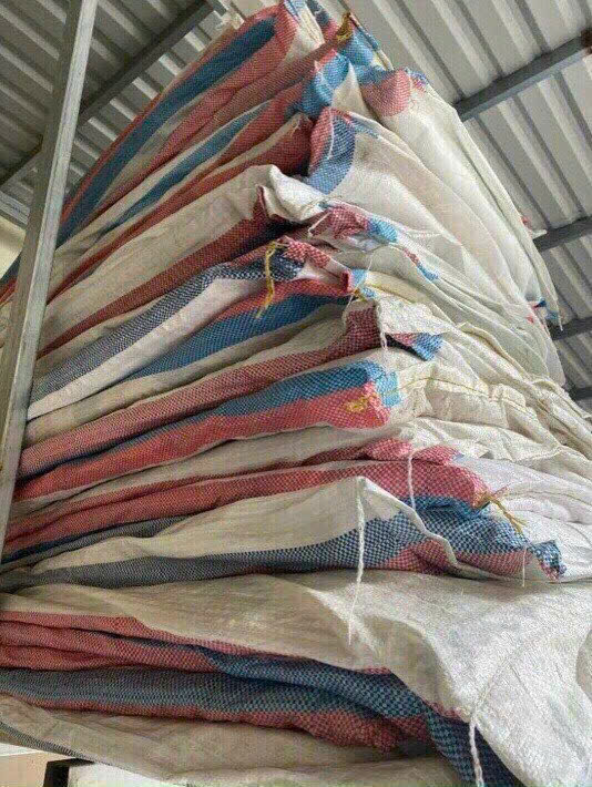 Xưởng cung cấp bạt dứa kẻ sọc khổ 3m (3m x 50m) giá rẻ toàn quốc Xưởng cung cấp bạt dứa kẻ sọc khổ 3m (3m x 50m) giá rẻ toàn quốc