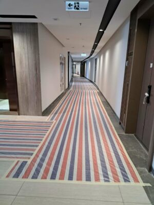 Bạt dứa kẻ sọc khổ 8m (8m x 50m) che bụi công trình