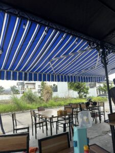 Bạt cuốn mái hiên tay quay