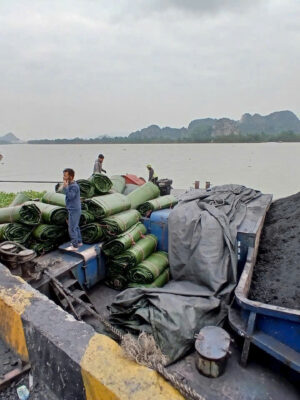 Bạt che sà lan phủ hàng hoá