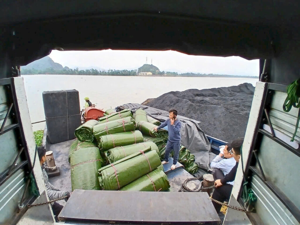 Bạt che sà lan phủ hàng hoá Bạt che sà lan phủ hàng hoá