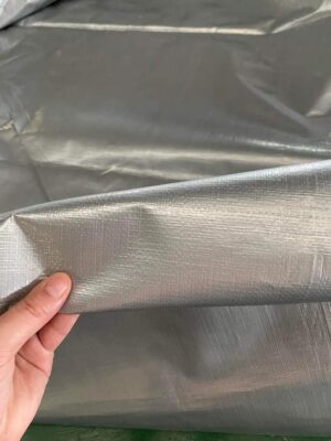 Tấm bạt trắng xám nhũ bạc che nắng mưa