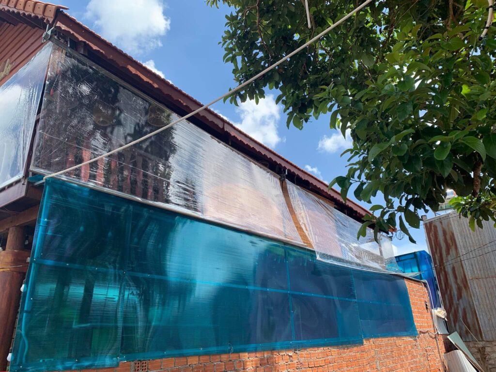 Bạt nhựa PVC trong suốt tự cuốn Bạt nhựa PVC trong suốt tự cuốn