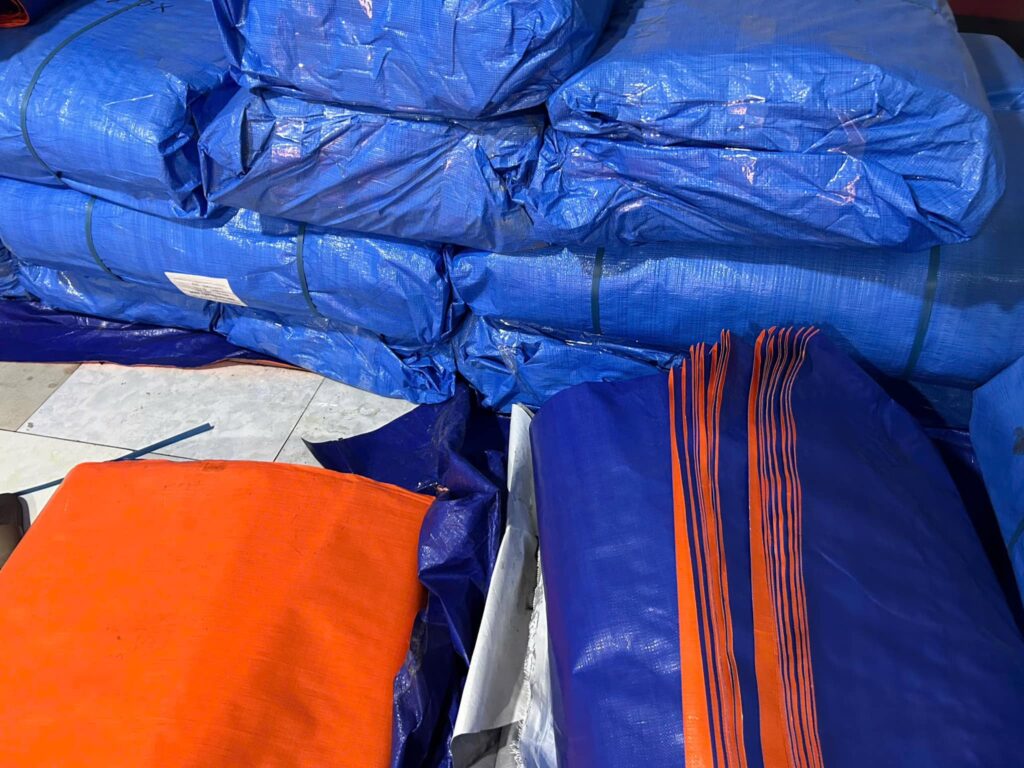 Bạt xanh cam định lượng 150g/m² Bạt xanh cam định lượng 150g/m²