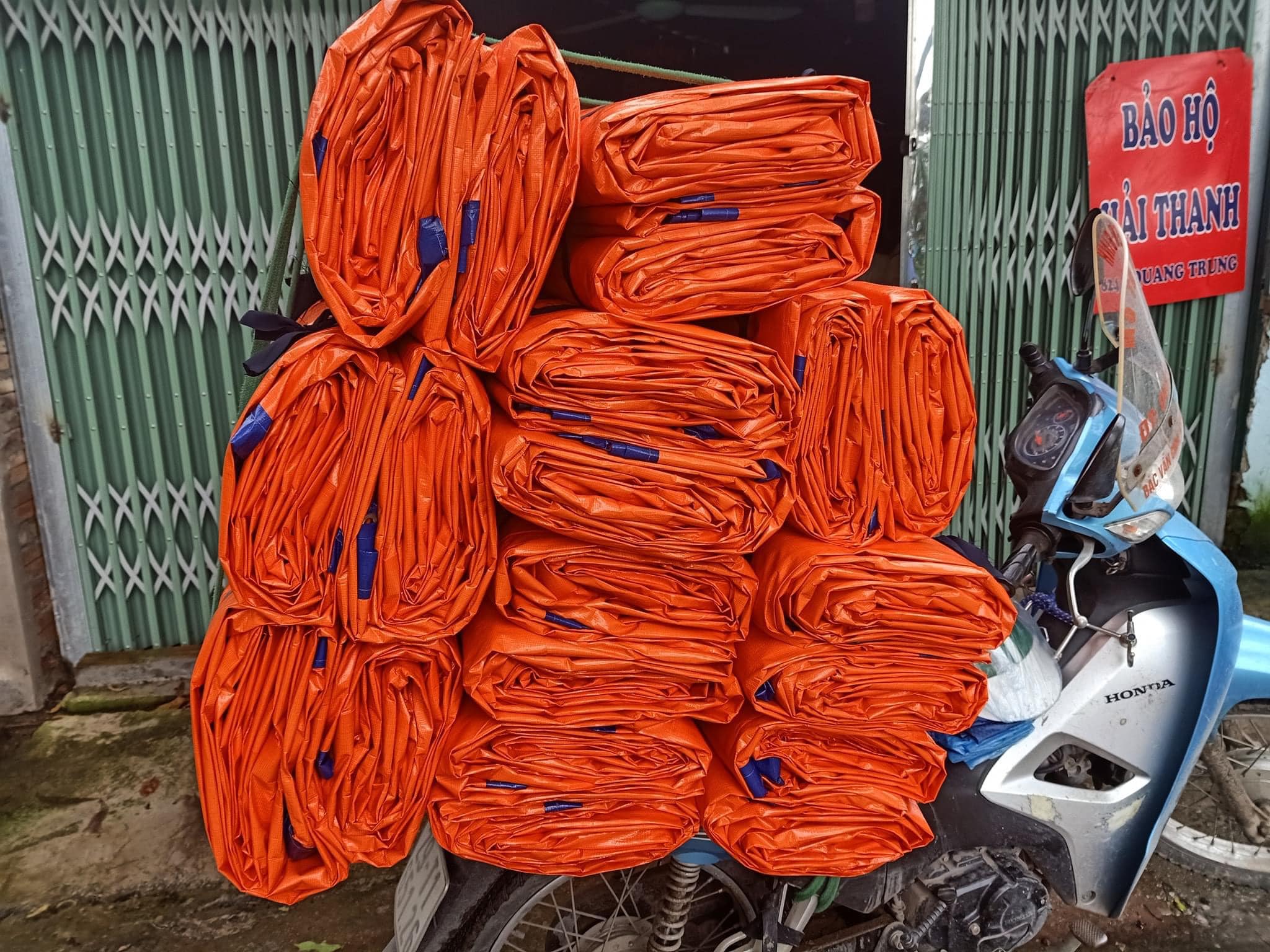 Xưởng cung cấp bạt nhựa xanh cam khổ 3.8m giá rẻ toàn quốc Xưởng cung cấp bạt nhựa xanh cam khổ 3.8m giá rẻ toàn quốc