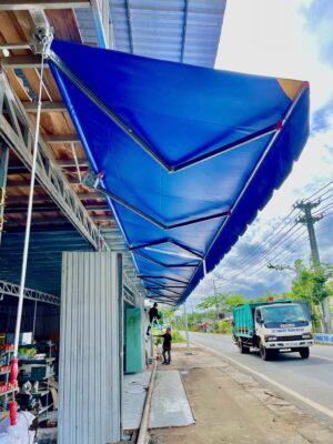 Bạt tay quay che mái hiên nhà hàng