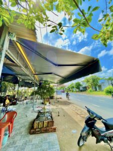 Bạt mái hiên di động tay quay