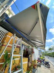 Bạt che nắng mưa tay quay