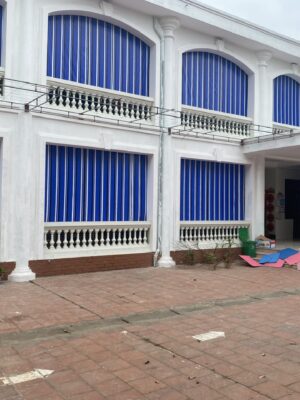 Bạt che nắng tự cuốn trường học