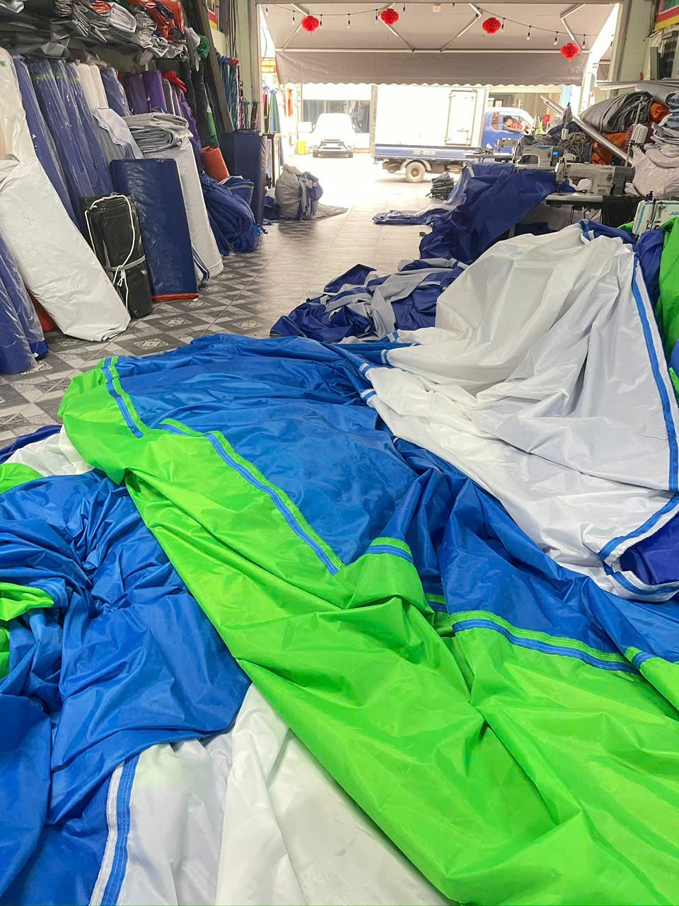 Vải bạt dù che nắng mưa ngoài trời Vải bạt dù che nắng mưa ngoài trời