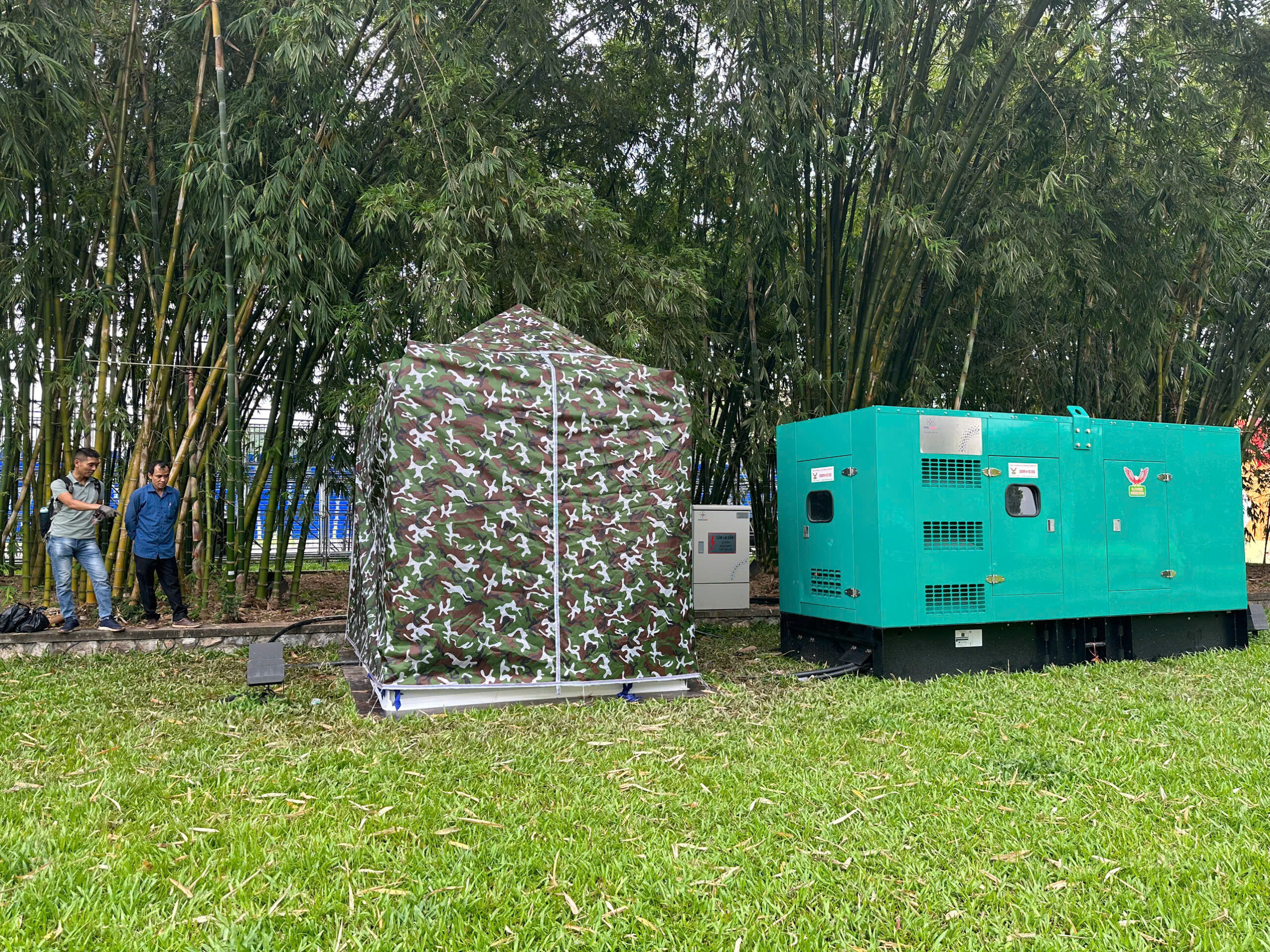 Ứng dụng vải rằn ri quân đội che nắng mưa Ứng dụng vải rằn ri quân đội che nắng mưa